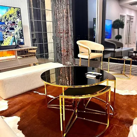 Skyland + 42 Lägenhet *